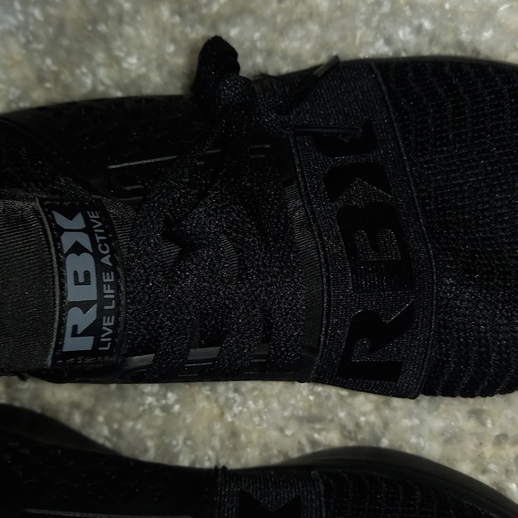 Black Reebok - Picture 2 of 4